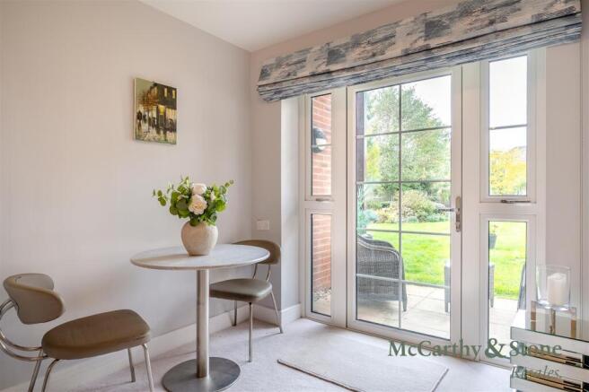 8707719-interior17.jpg