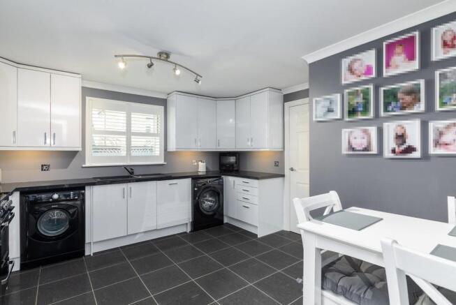 Kitchen/Breakfast...