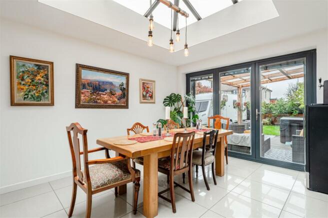 Kitchen Diner 3.jpg