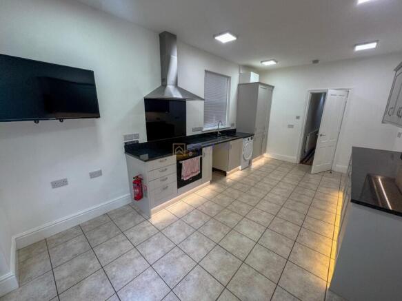 Kitchen Alt.jpg