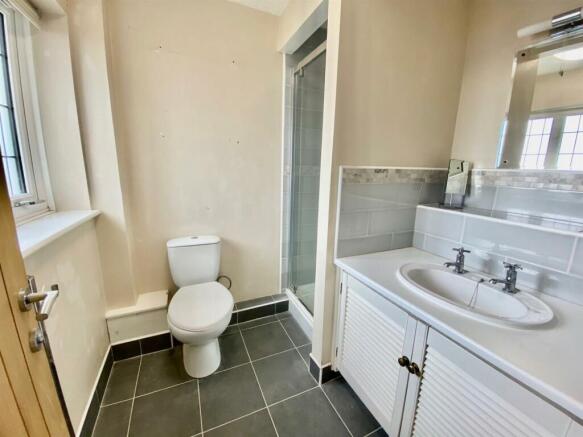ENSUITE SHOWER ROOM