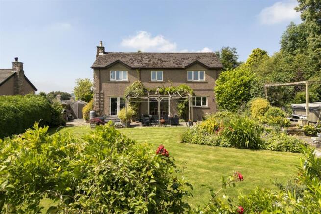 4 bed Detached for sale Image 4