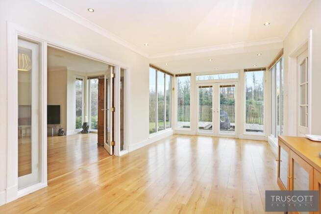 Hall/Dining Room