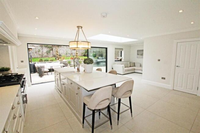 IMG_6594 kit patio.jpg