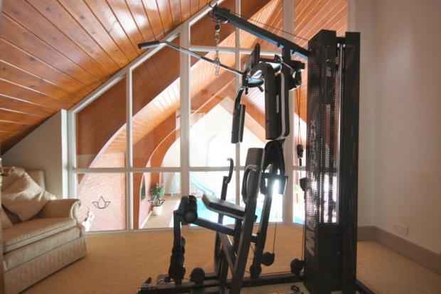 Photo 9