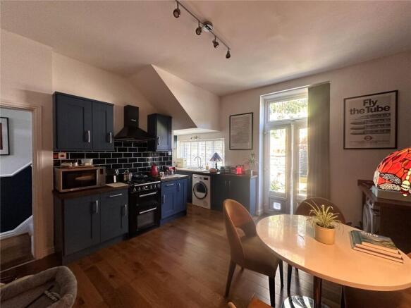 3 bed Terraced for sale Image 8