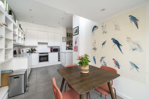 Wellesley Avenue W6