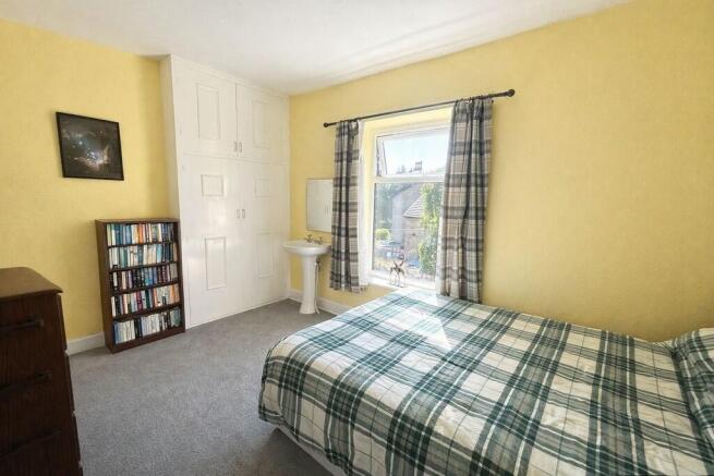 4 bed Semi-Detached for sale Image 11
