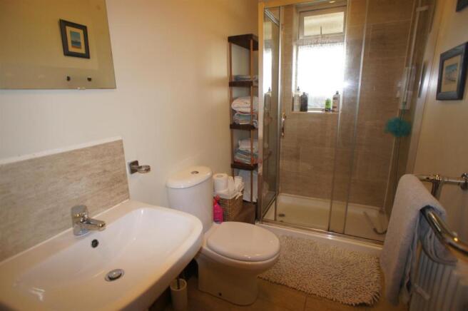 SHOWER ROOM/WC