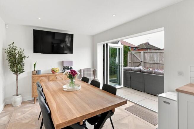 3 bed Detached to rent Image 6