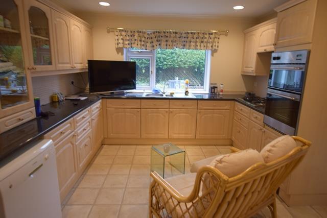 3 bed Detached to rent Image 4