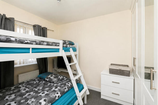 3 bed Terraced for sale Image 7