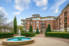 32, 35 Darling House, Clevedon Road, Twickenham TW1 2TU