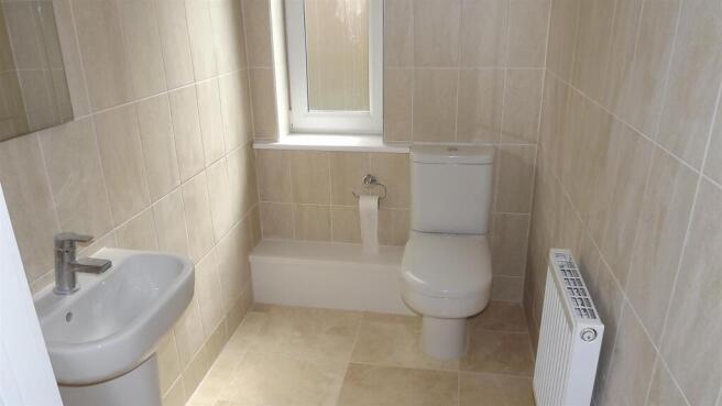 4 bed Detached to rent Image 7