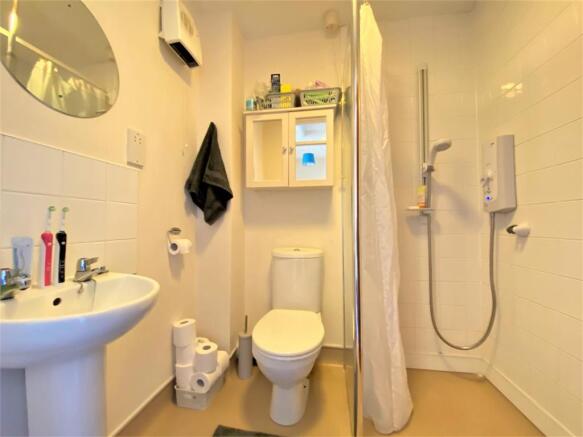 Bathroom Golden Lion Close.JPG
