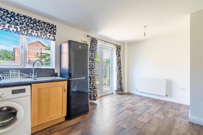3 bed Town House to rent Image 10
