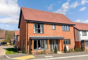 29, Oswald Norris Way, Pease Pottage RH11 9UJ