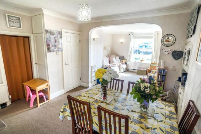 Lounge/Dining Room