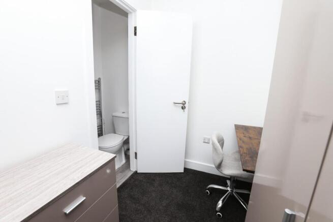 5 bed End of Terrace to rent Image 9