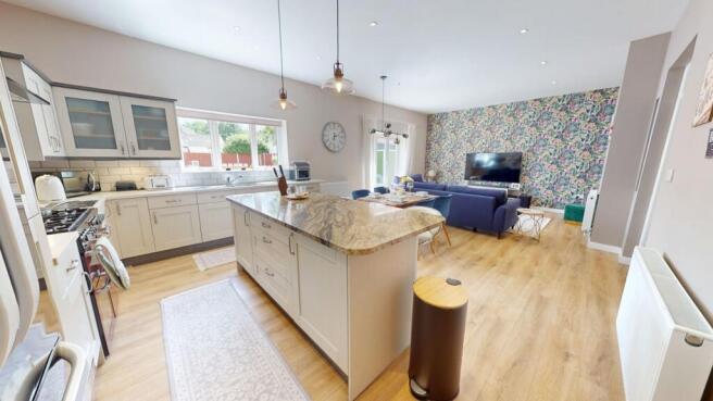 4 bed Detached for sale Image 9