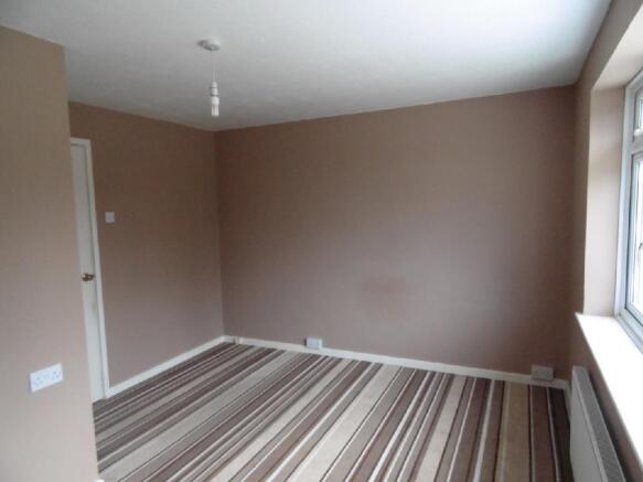 Bedroom 1b.JPG
