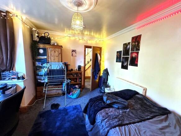 4 bed Terraced to rent Image 4