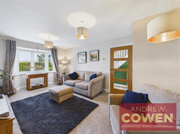 4 bed House for sale Image 6