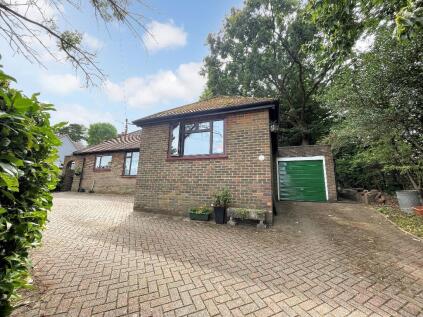 Oakley Road, Warlingham, Surrey, CR6 9BF