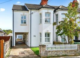 63, Salisbury Grove, Mytchett, Camberley GU16 6DA