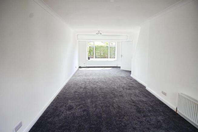 3 bed Detached to rent Image 6