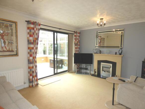 Maxey Close, Market Deeping, Peterborough photo 4
