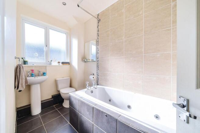 4 bed Terraced for sale Image 11