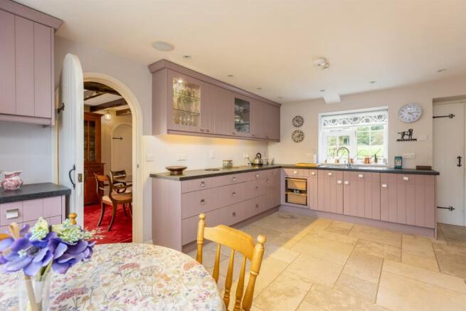 Kitchen breakfast room