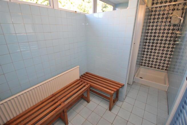 CHANGING ROOM.JPG