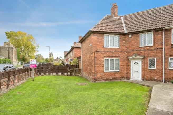 3-bed semi-detached on Hanover Street, Thurnscoe, Rotherham, £130,000