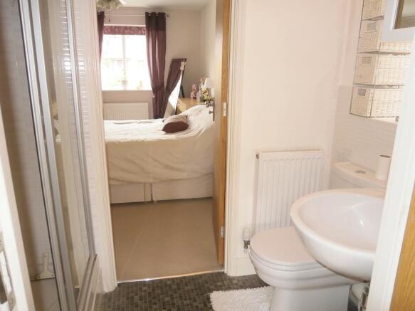 Jack & Jill ensuite