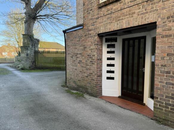 1 bed Flat for sale Image 10