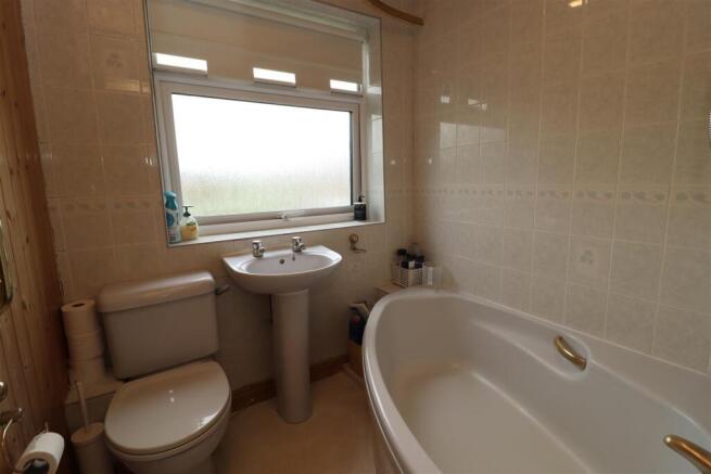 3 bed Semi-Detached for sale Image 11