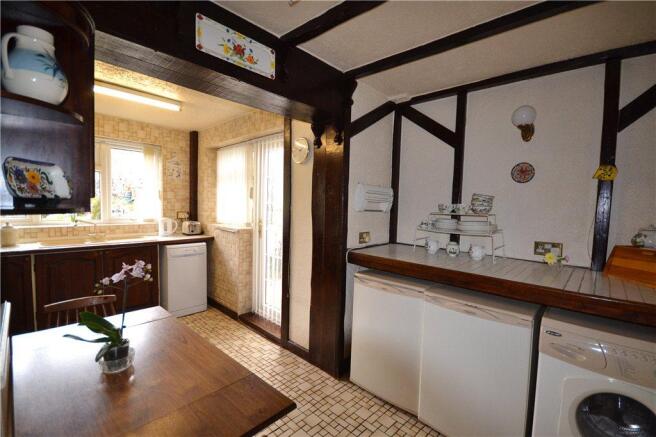 Kitchen (2)