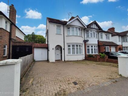 Wychwood Avenue, Luton, Bedfordshire, LU2 7HT