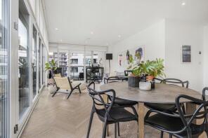 14, 5 Pearl House, Market Road, London N7 9PL