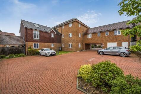 Waterers Way, Bagshot