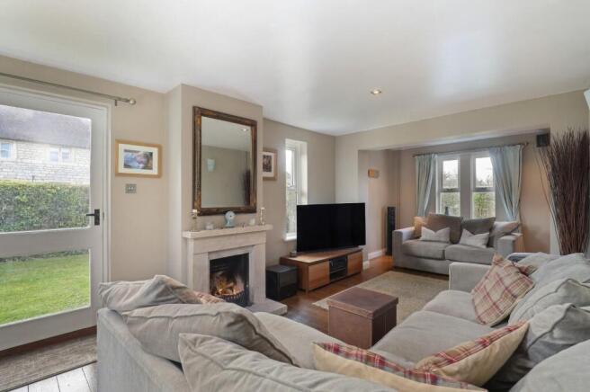 Crabtree sitting room 2.jpg