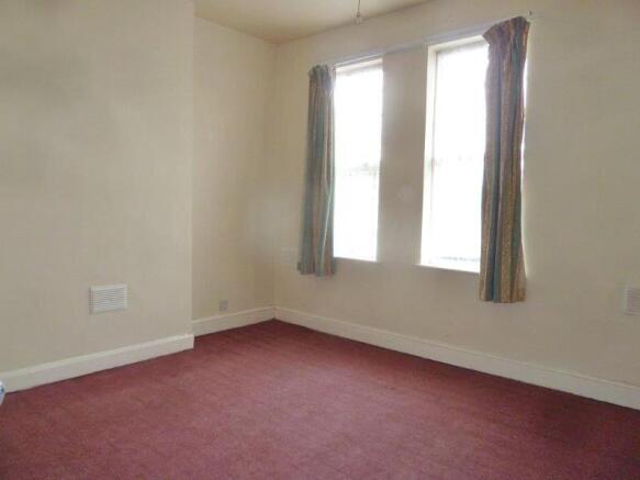 bedroom1.jpg