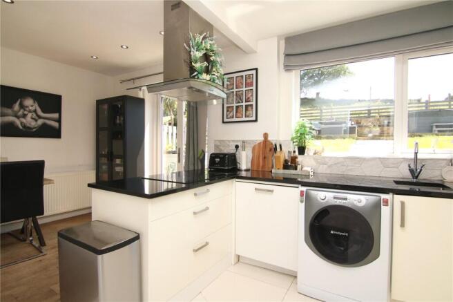 3 bed Semi-Detached for sale Image 5