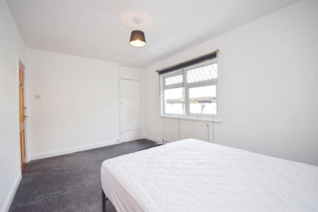 1 bed House Share to rent Image 5