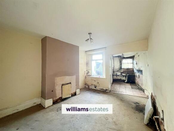 Kitchen/Living Area