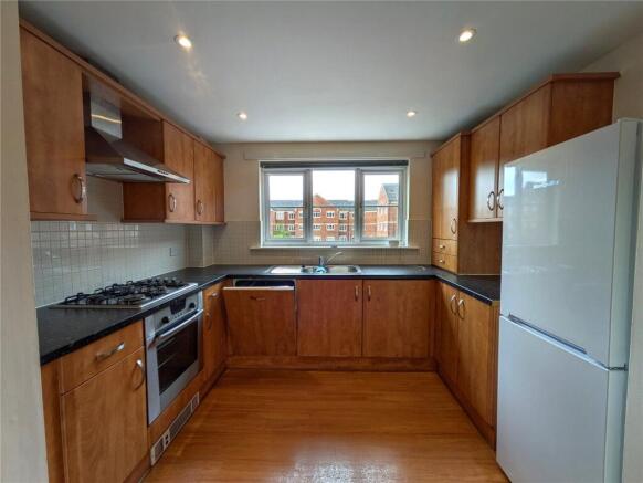 2 bed Flat to rent Image 6