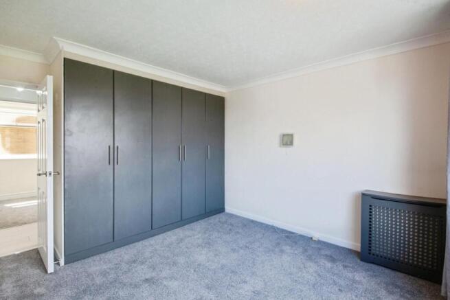 2 bed Flat to rent Image 5