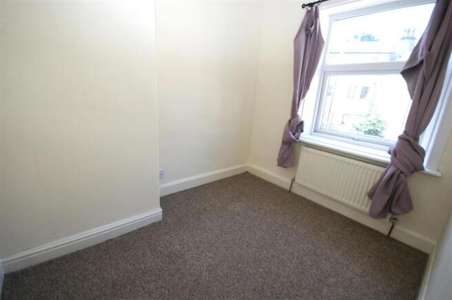 2 bed Terraced to rent Image 8